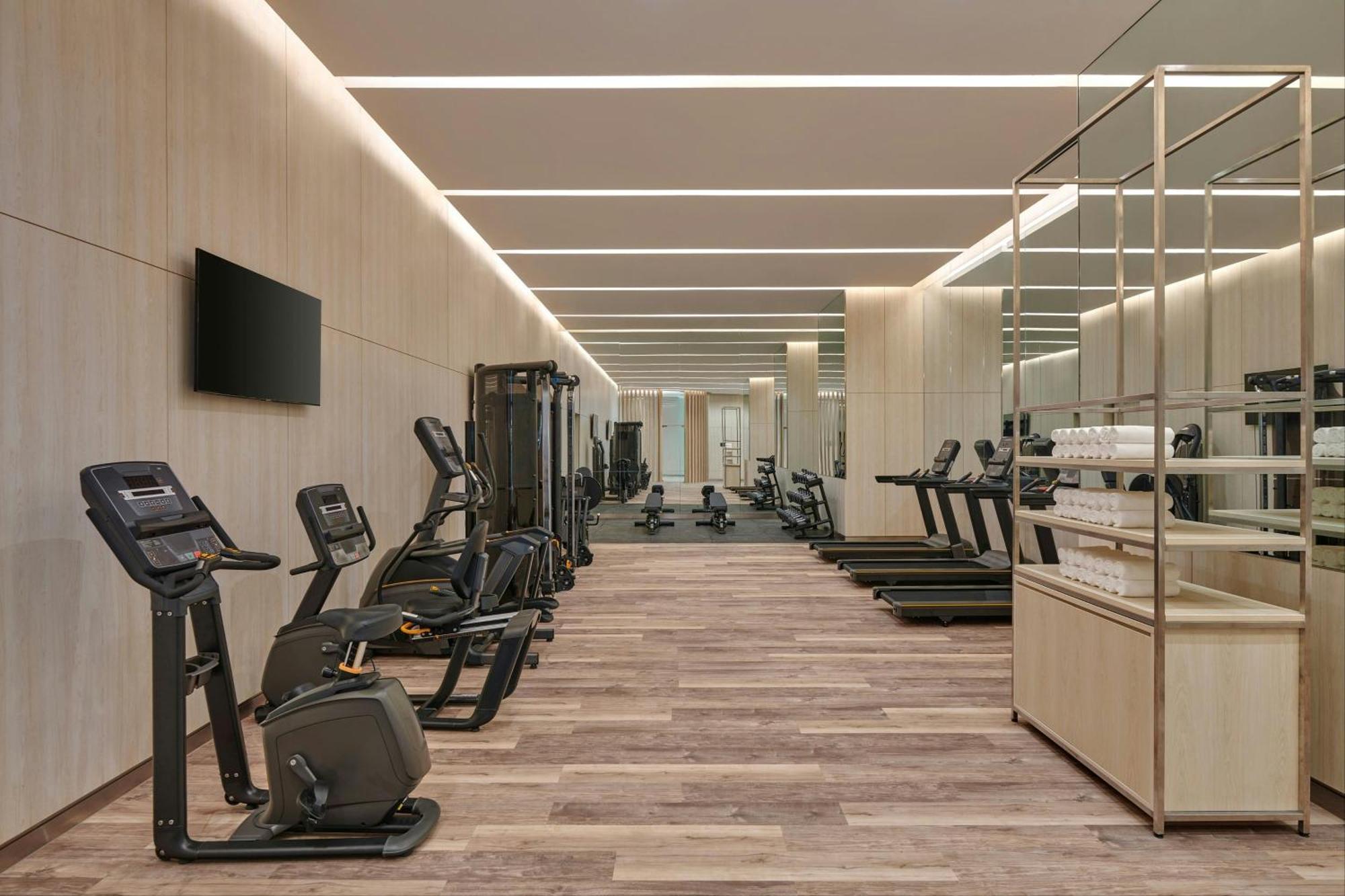 Courtyard By Marriott Setia Alam Hotel Exterior photo